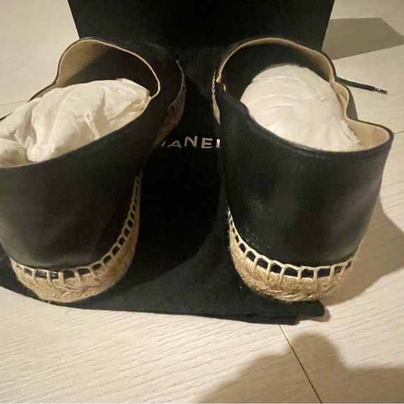 “LIKE NEW” CHANEL Lambskin Black Espadrilles - Picture 7 of 16